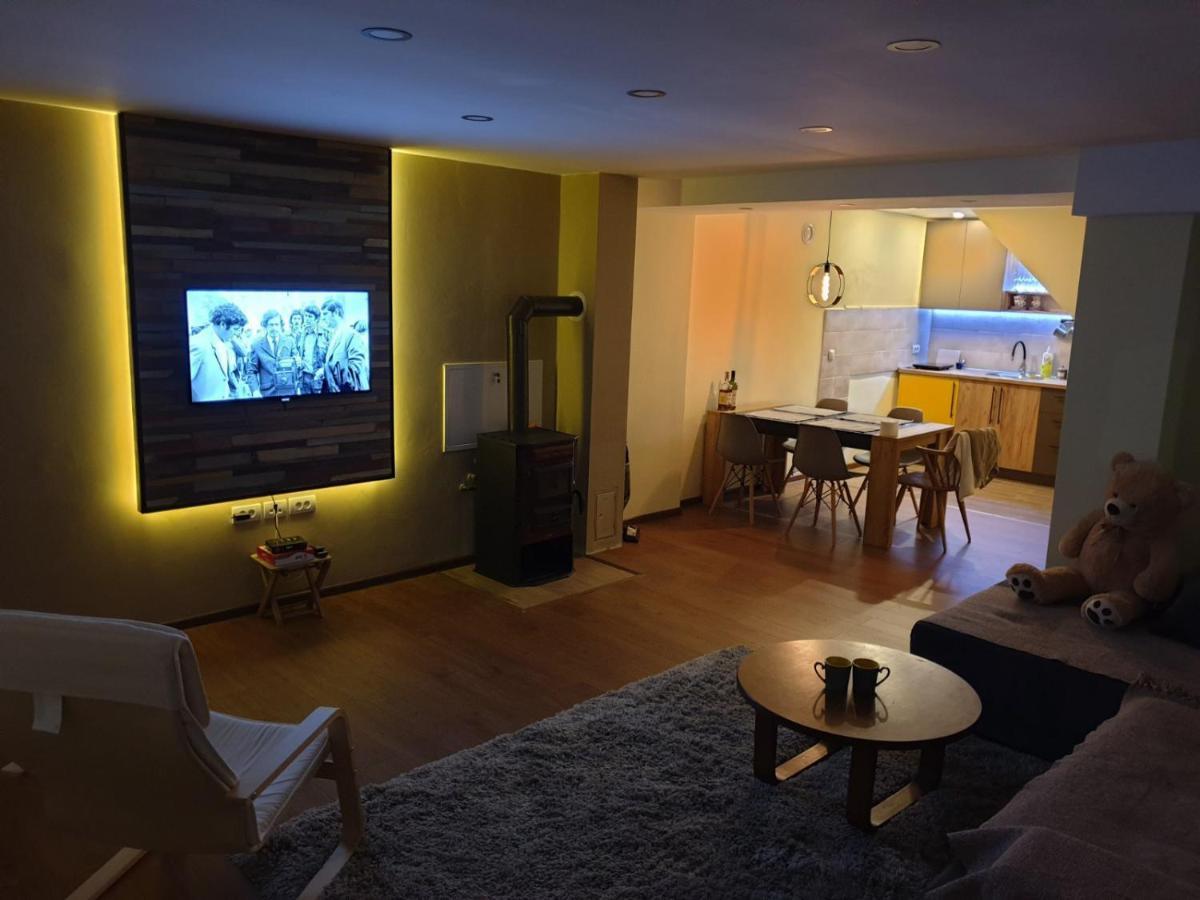 Nikas Apartman Donji Milanovac Exterior photo