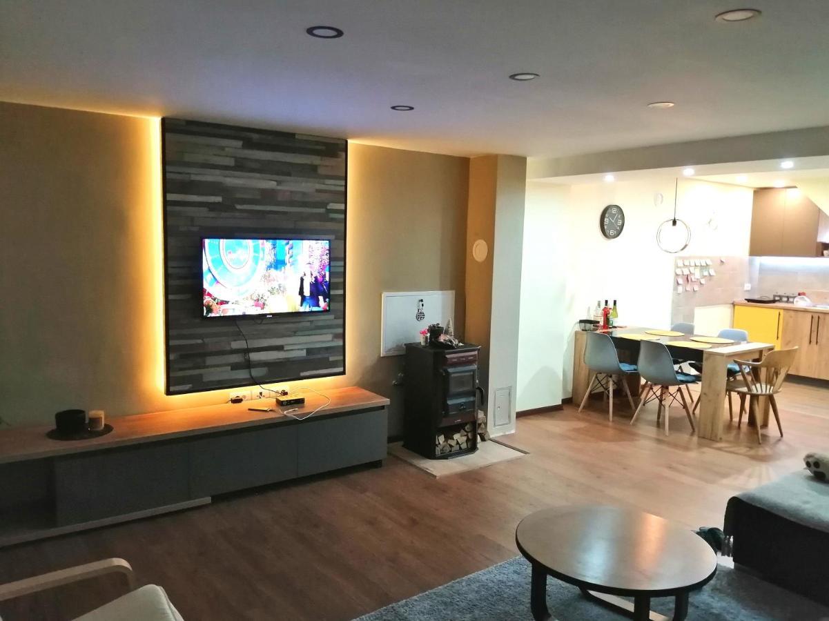 Nikas Apartman Donji Milanovac Exterior photo